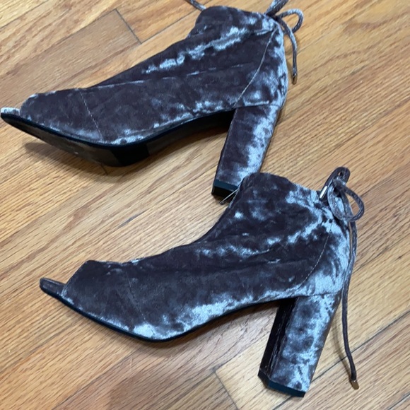 Velvet Bootie - New - Picture 1 of 10